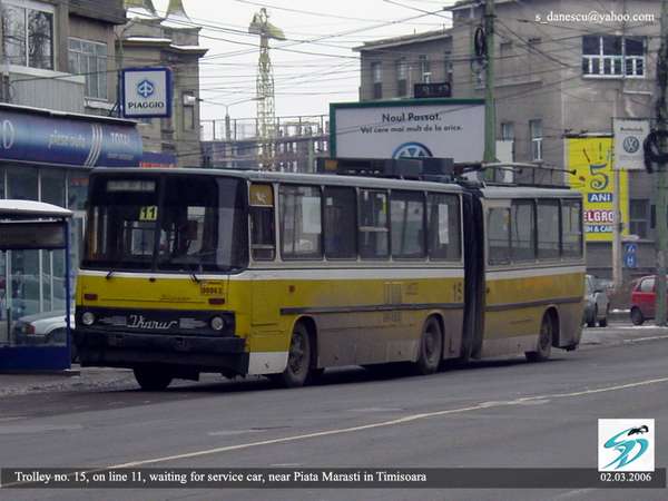 Ehemaliger Eberswalder Gelenkobus Nr. 005 vom ungarischen Typ Ikarus 280.93 in Timisoara/RO mit der Wagen-Nr. 15